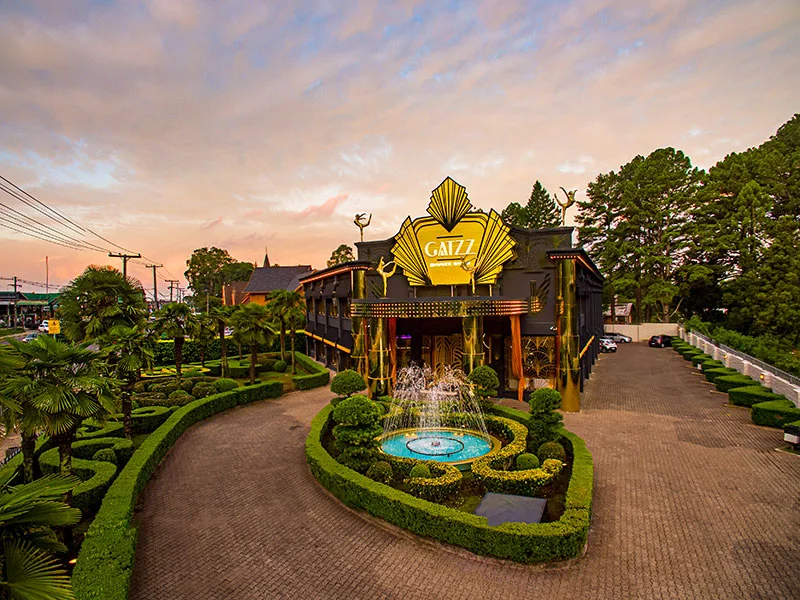 Fachada do Gatzz em Gramado